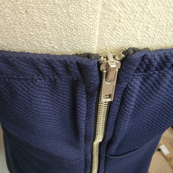 Speechless navy, strapless, fitted dress. Zip up back. Sz 9. Juniors. Worn once. - Picture 4 of 5